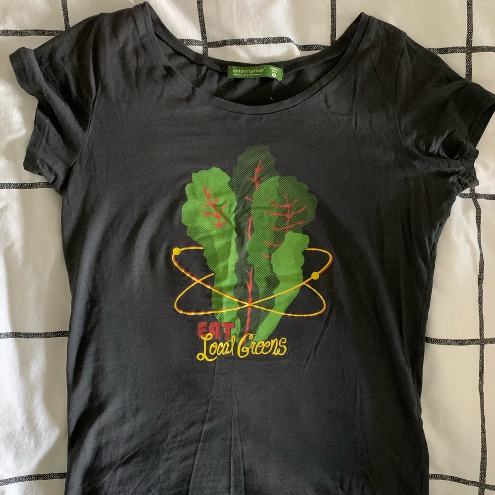 Graphic tee